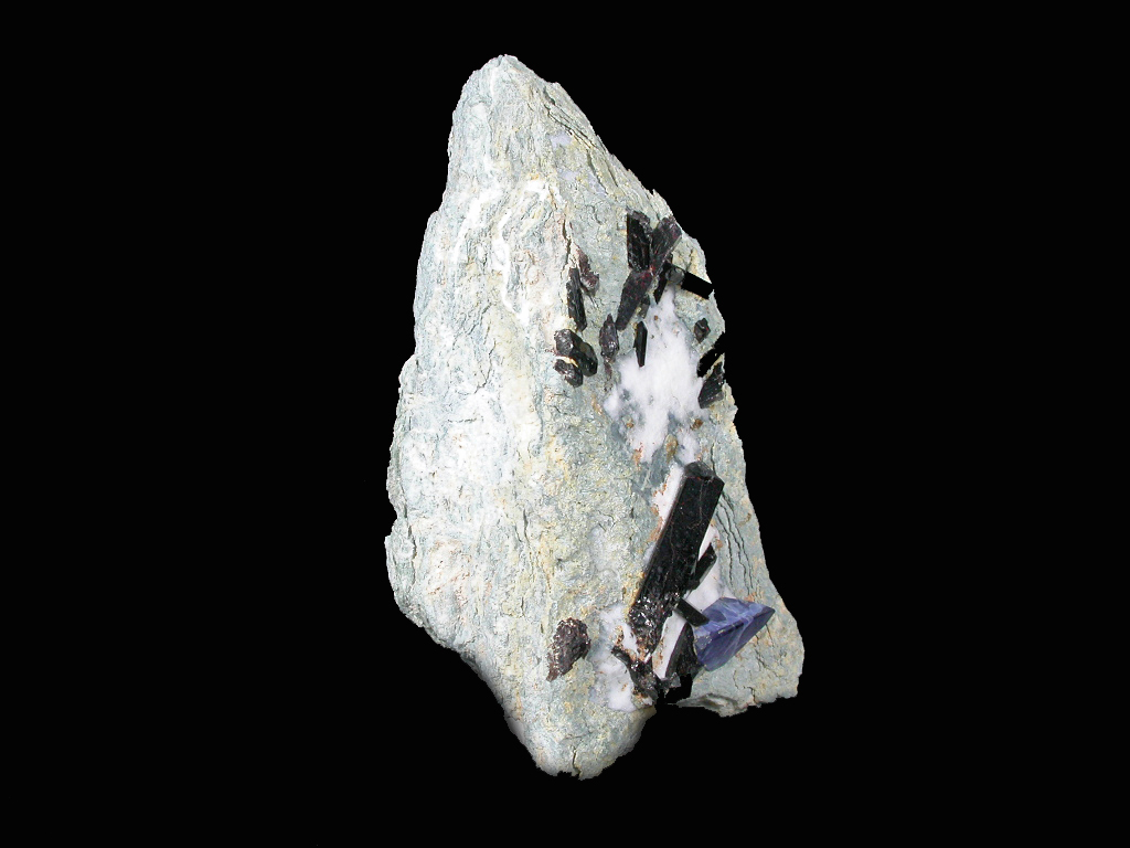 Benitoite Joaquinite-(Ce) & Neptunite