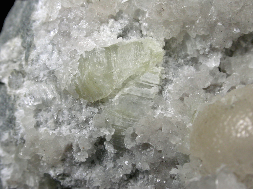 Strontianite & Weloganite