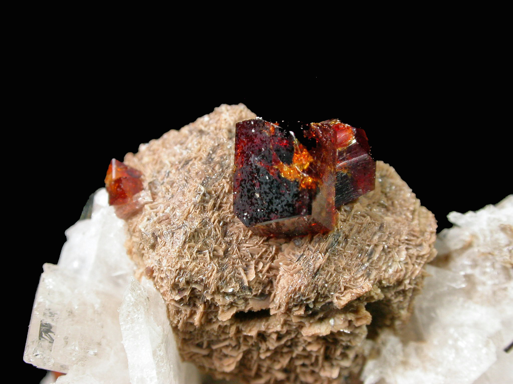 Manganoneptunite & Catapleiite