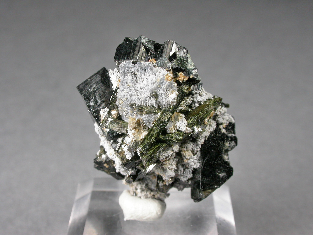 Arfvedsonite & Calcite