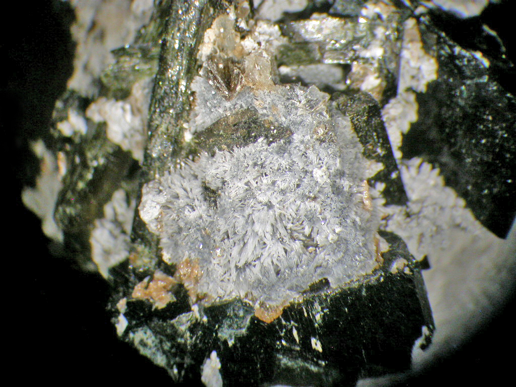 Arfvedsonite & Calcite