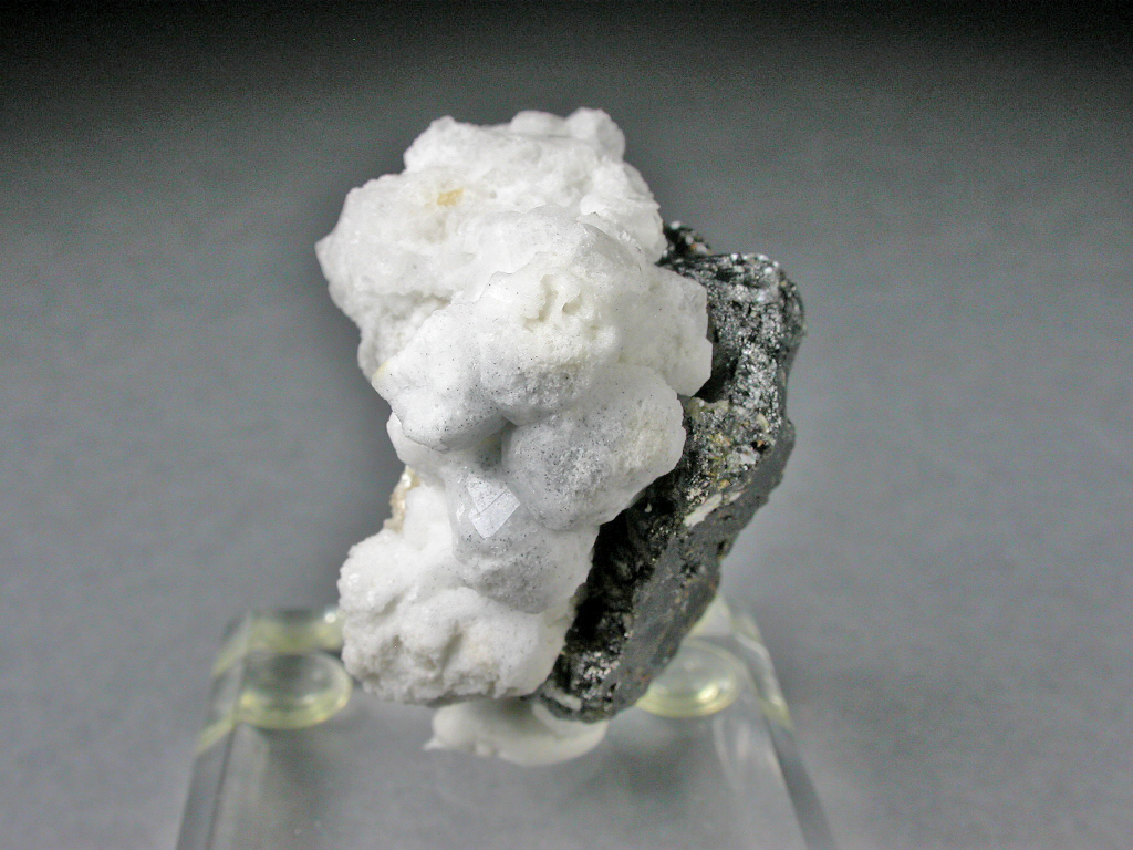 Sphalerite Sabinaite & Analcime