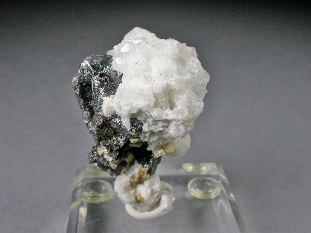 Sphalerite Sabinaite & Analcime
