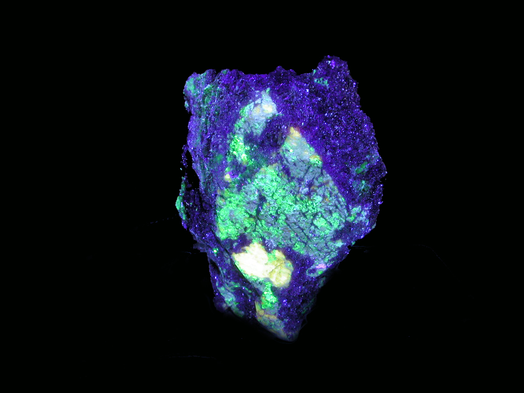 Gittinsite & Eudialyte