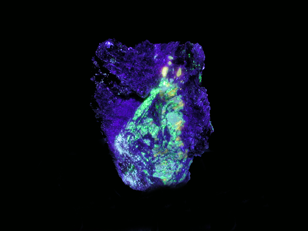 Gittinsite & Eudialyte