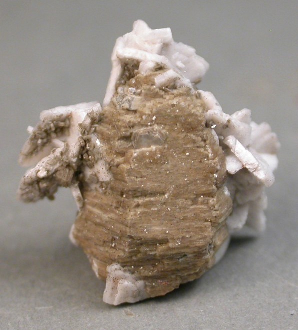 Charleshatchettite & Donnayite-(Y)