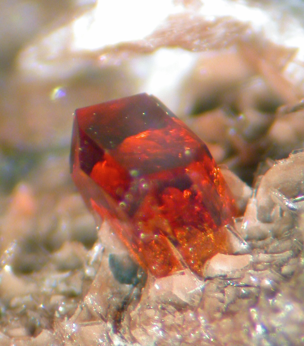 Sérandite Manganoneptunite Catapleiite & Epididymite