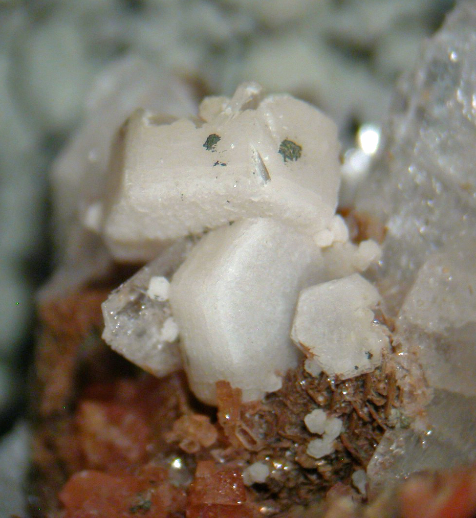 Sérandite Manganoneptunite Catapleiite & Epididymite