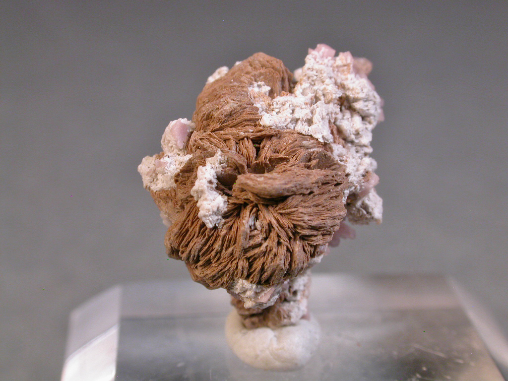 Ancylite-(Ce) Rhabdophane-(Ce) & Rhodochrosite