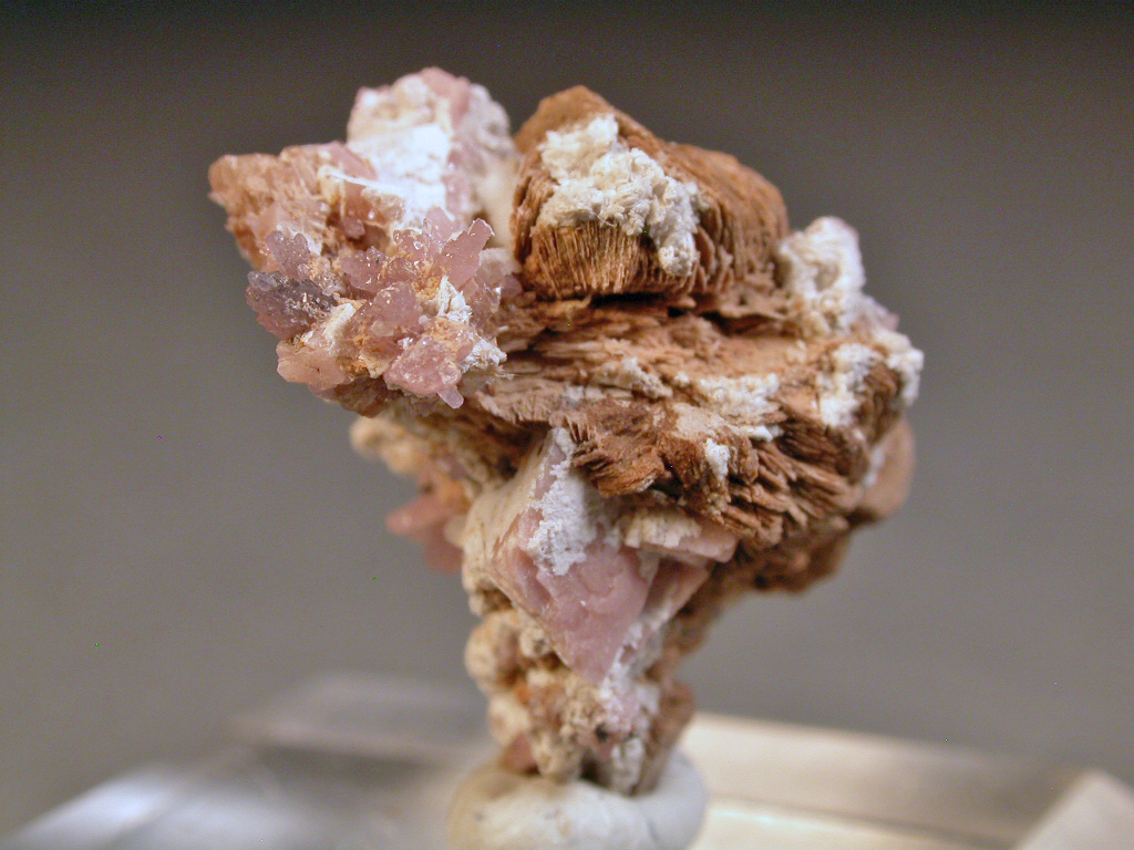 Ancylite-(Ce) Rhabdophane-(Ce) & Rhodochrosite