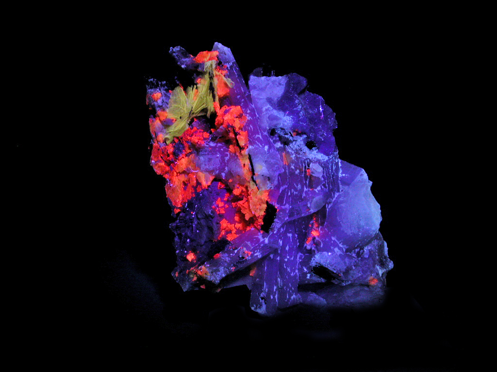 Genthelvite Natrolite & Polylithionite