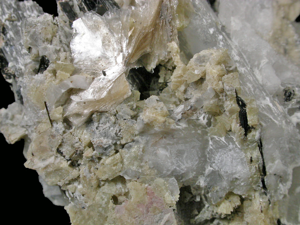 Genthelvite Natrolite & Polylithionite