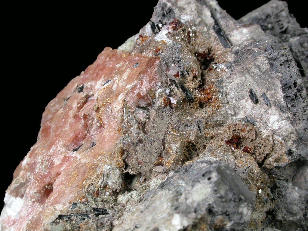 Sérandite Catapleiite & Manganoneptunite