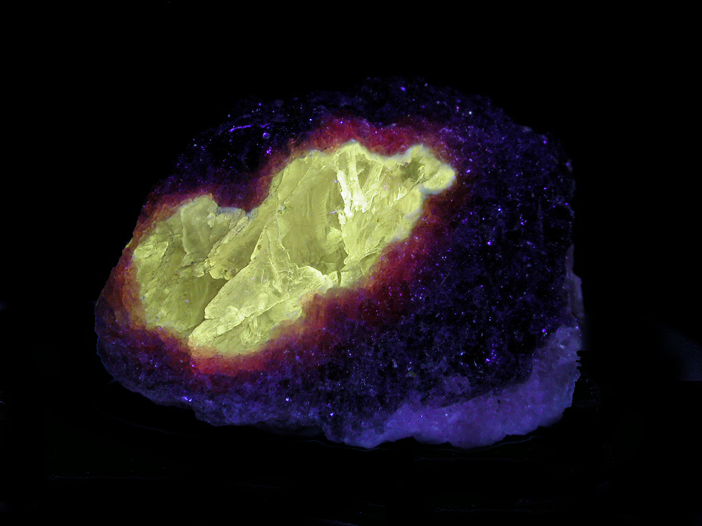 Gittinsite Vlasovite & Eudialyte