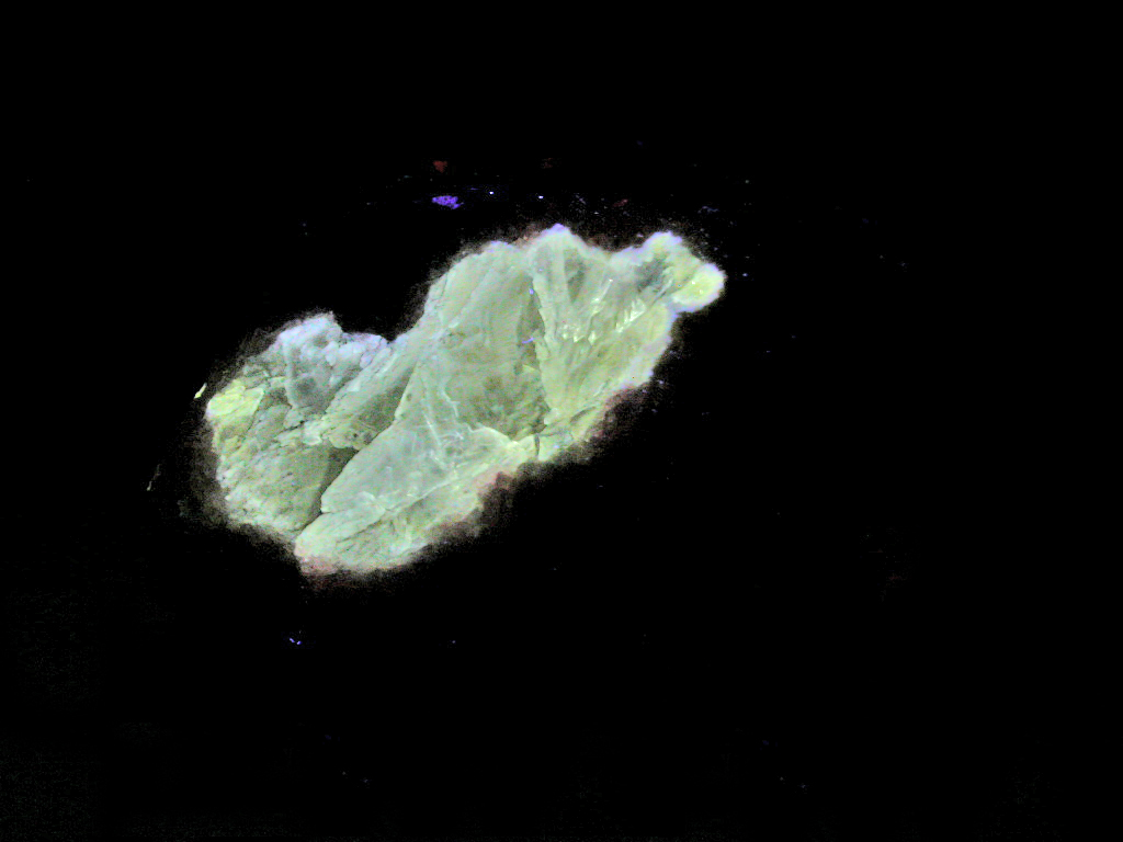 Gittinsite Vlasovite & Eudialyte