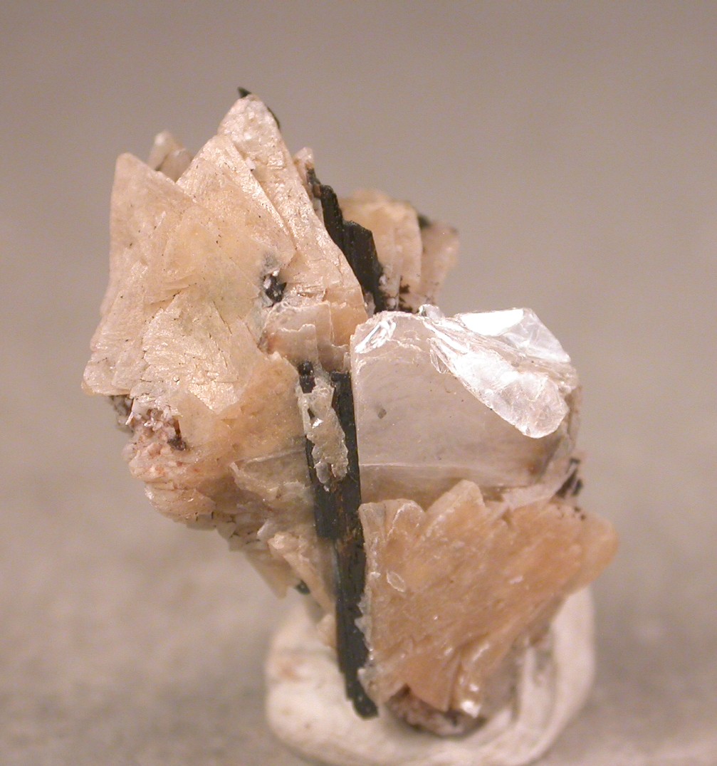 Genthelvite