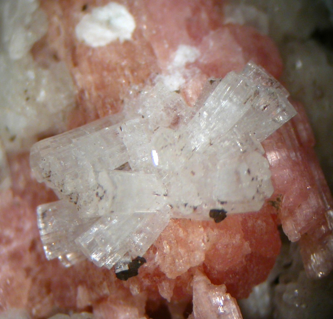 Leifite & Sérandite