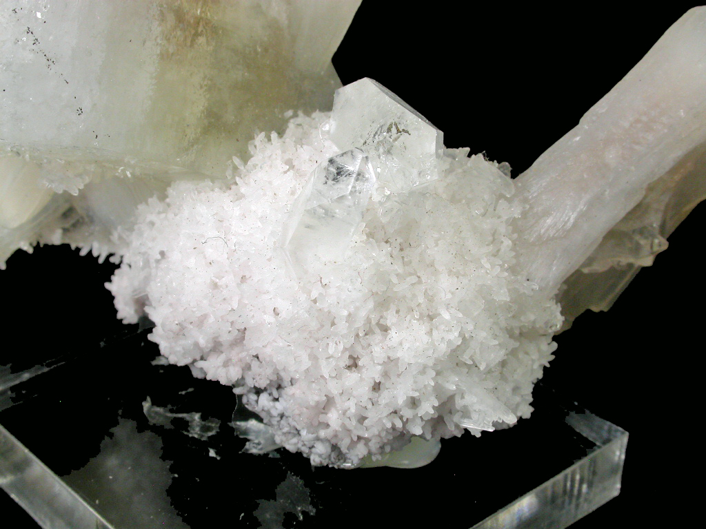 Fluorapophyllite Stilbite & Mordenite