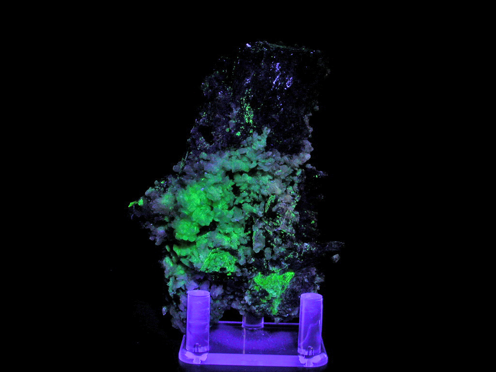 Sérandite Albite Epididymite Nenadkevichite & Aegirine