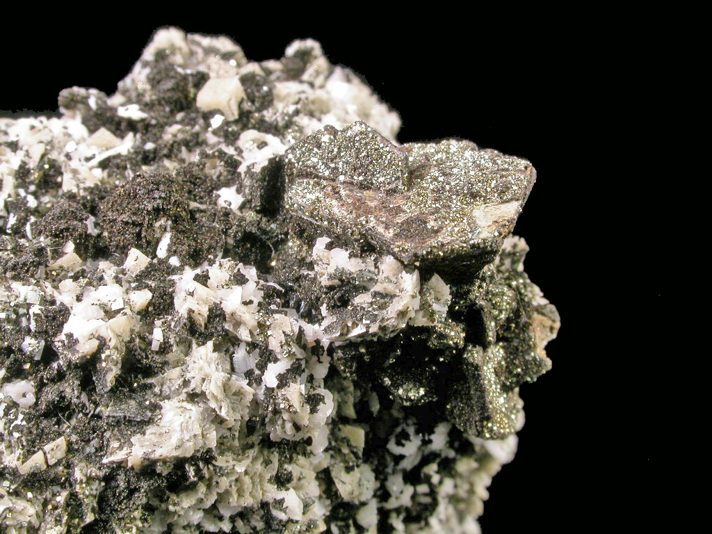 Pyrite & Bastnäsite-(Ce)