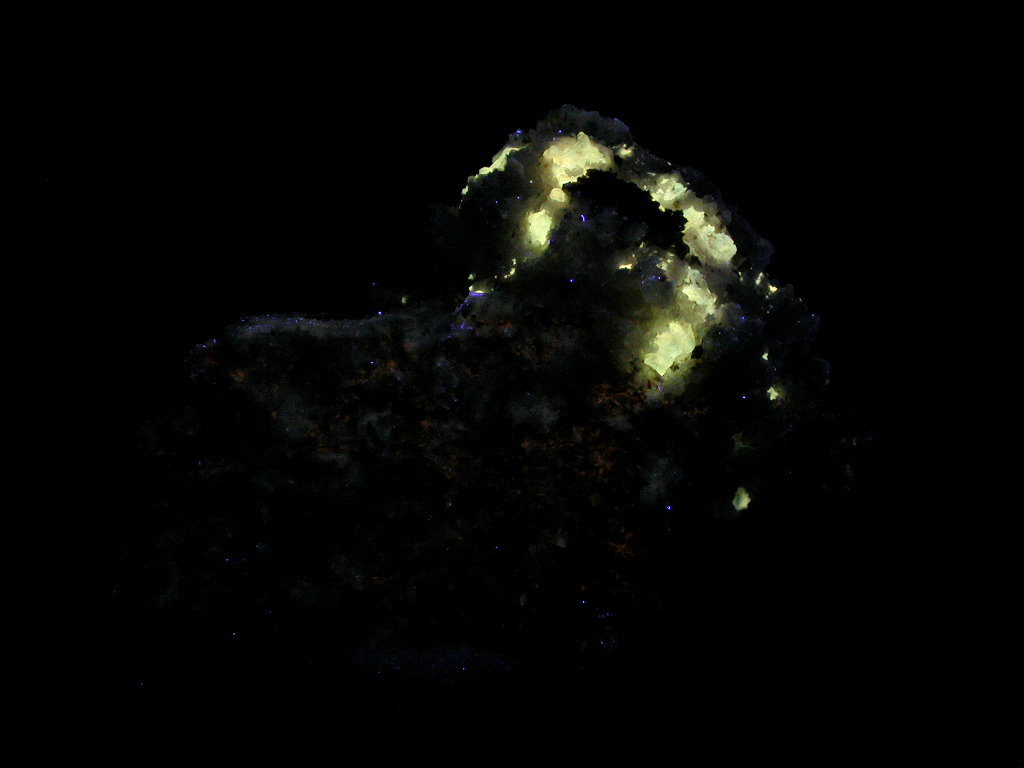 Analcime Microcline Siderite Albite & Quartz