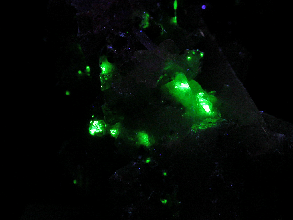 Natrolite Epididymite Fluorite & Willemite