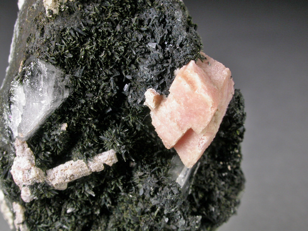 Rhodochrosite Aegirine Arfvedsonite & Calcioancylite-(Ce)