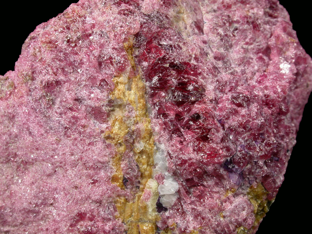 Gittinsite Vlasovite & Eudialyte