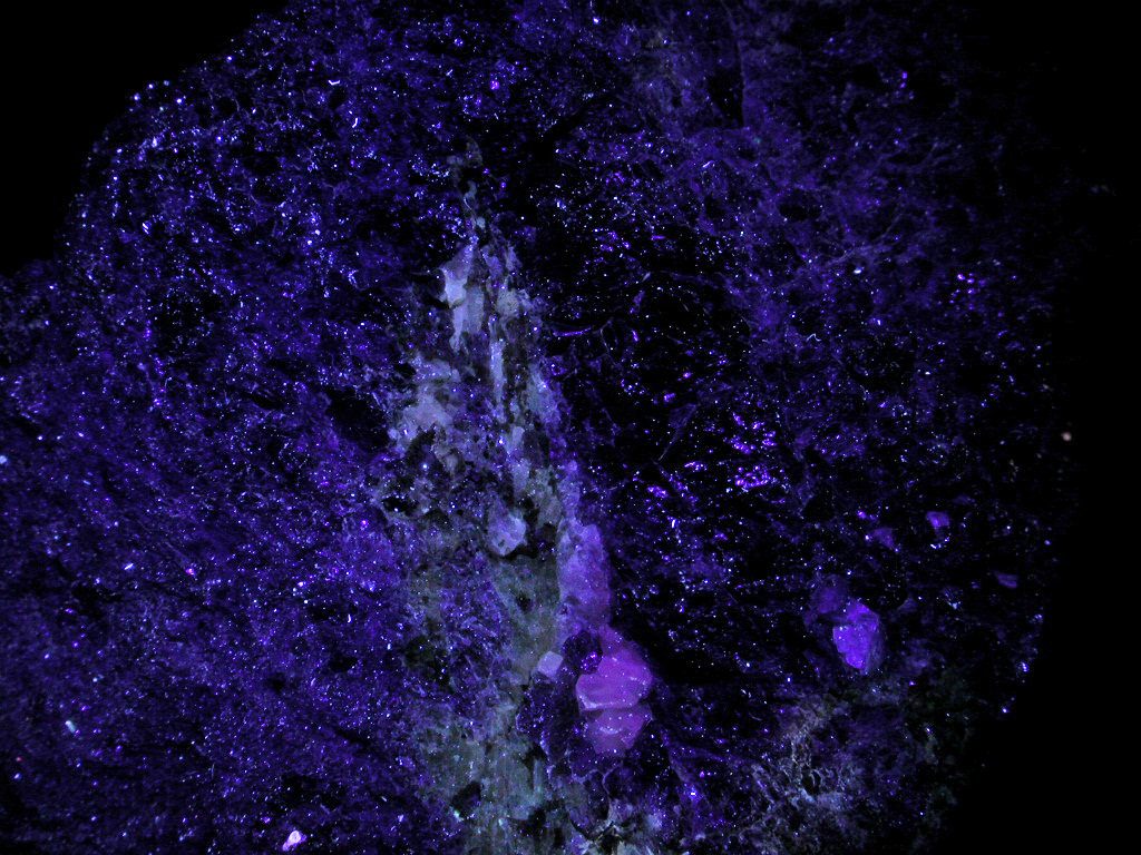 Gittinsite Vlasovite & Eudialyte