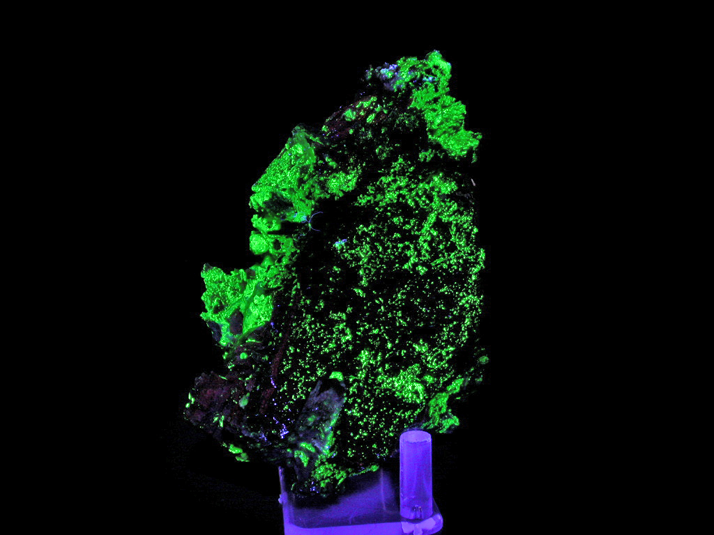 Rhodochrosite & Rémondite-(Ce)