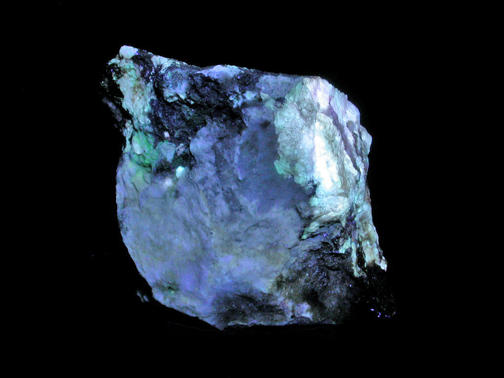 Tugtupite & Polylithionite