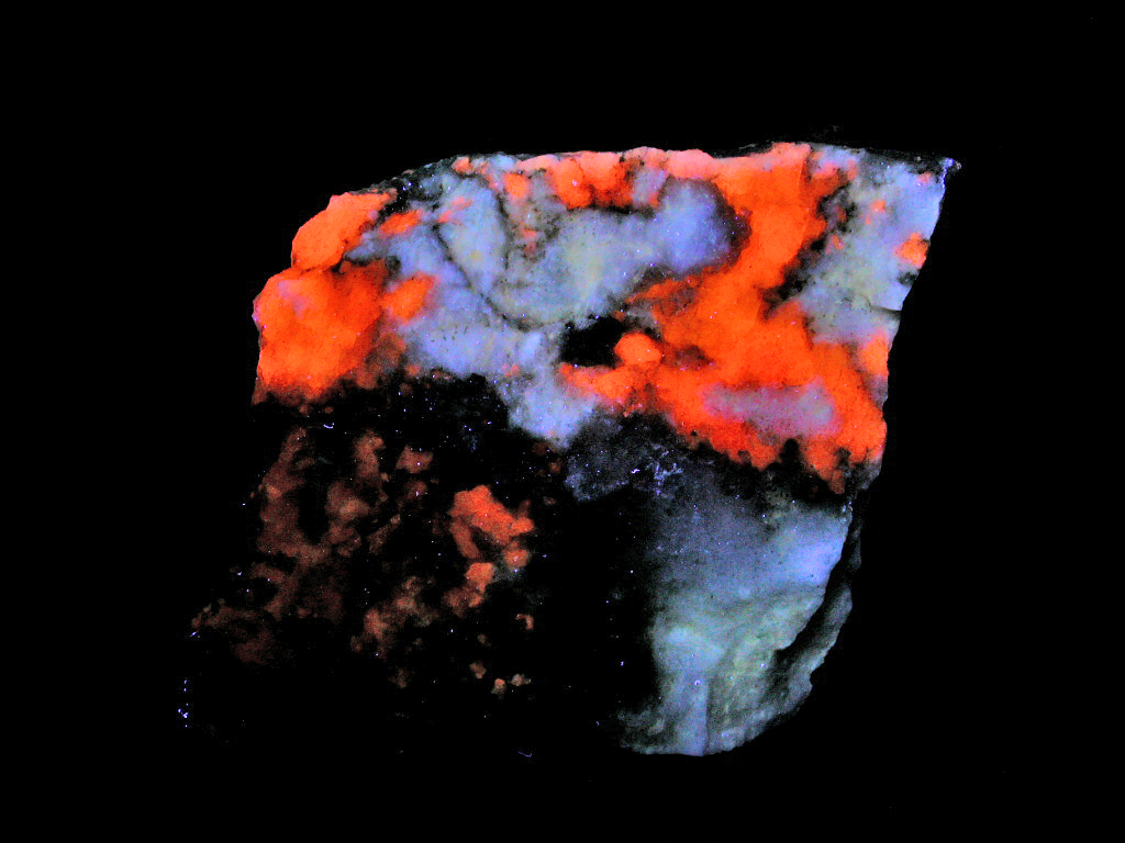 Tugtupite & Polylithionite