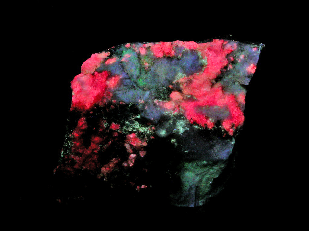 Tugtupite & Polylithionite