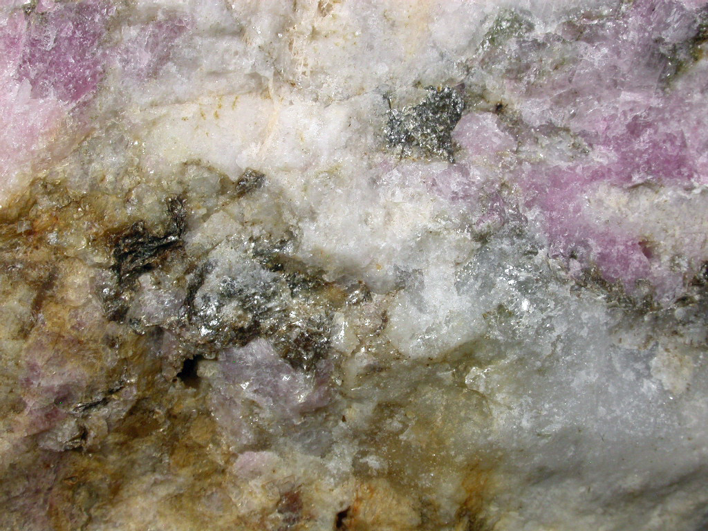 Tugtupite & Polylithionite