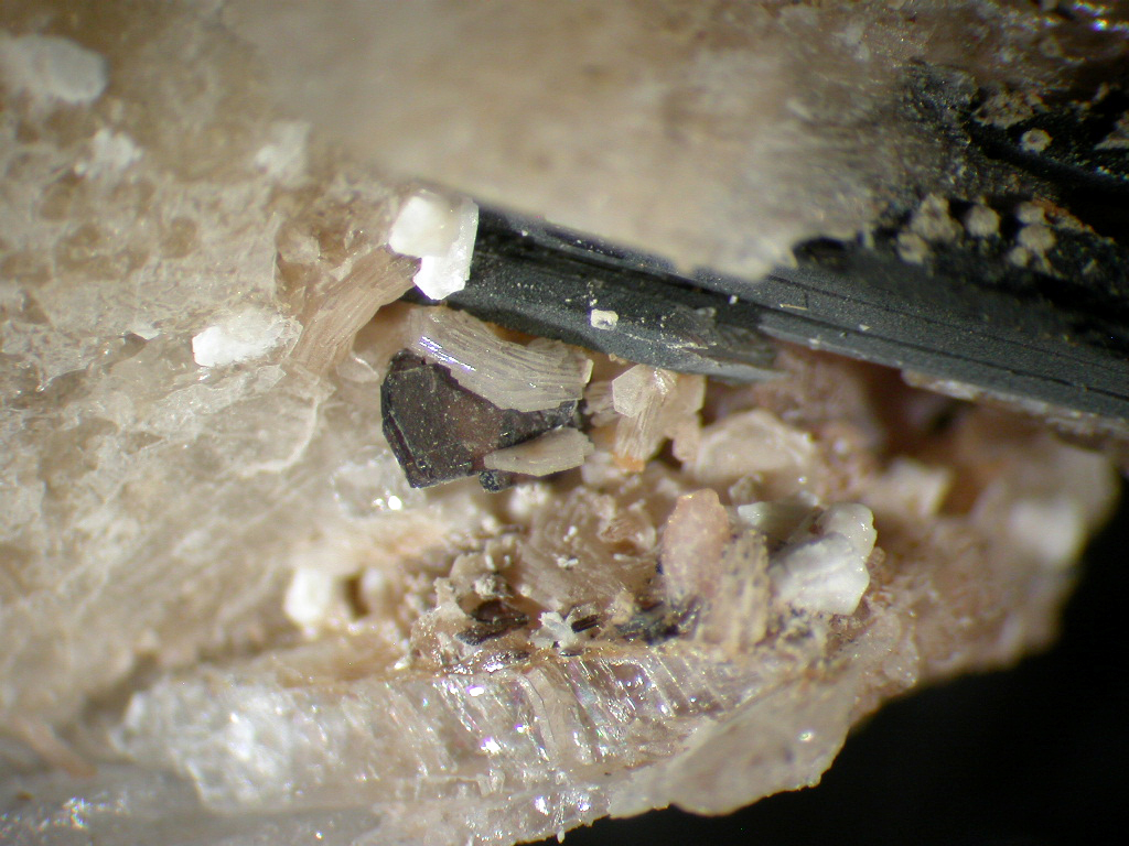 Rhabdophane-(Ce) Catapleiite & Sérandite