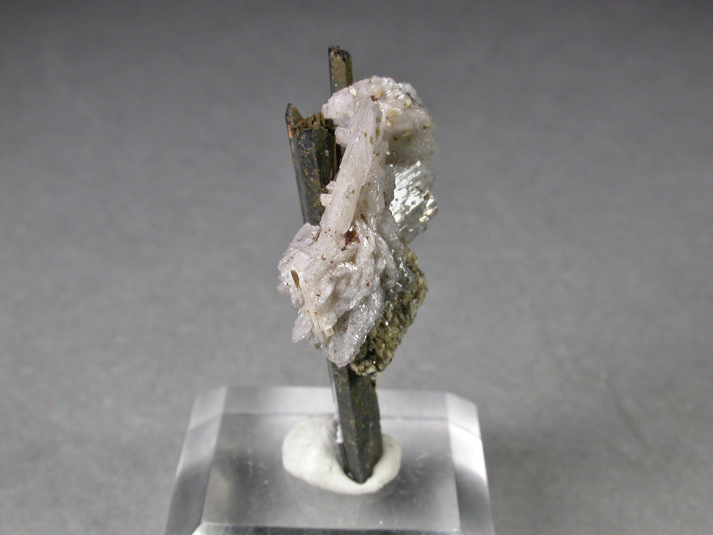 Manganoan Calcite Albite & Aegirine