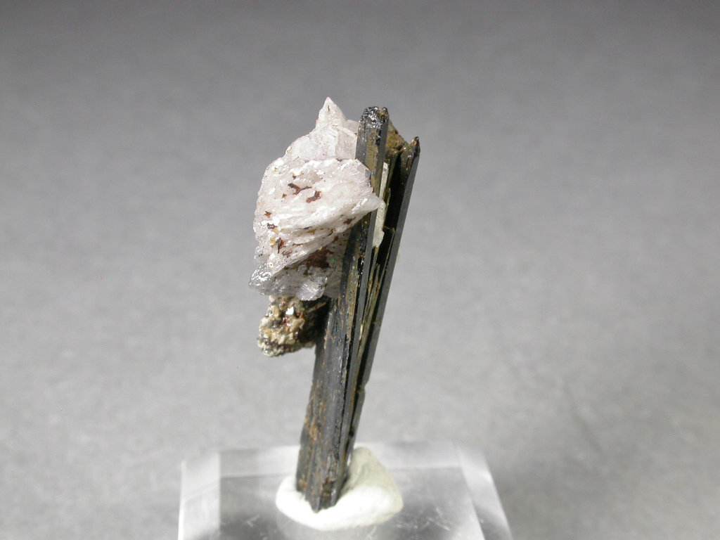 Manganoan Calcite Albite & Aegirine