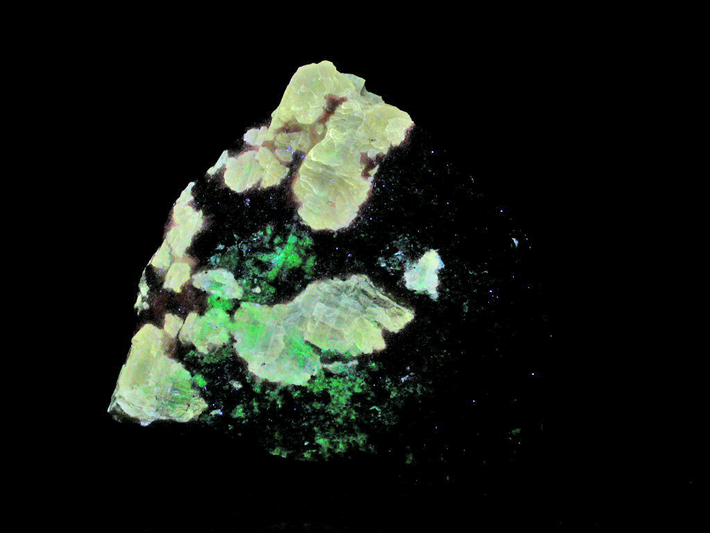 Gittinsite Vlasovite & Eudialyte