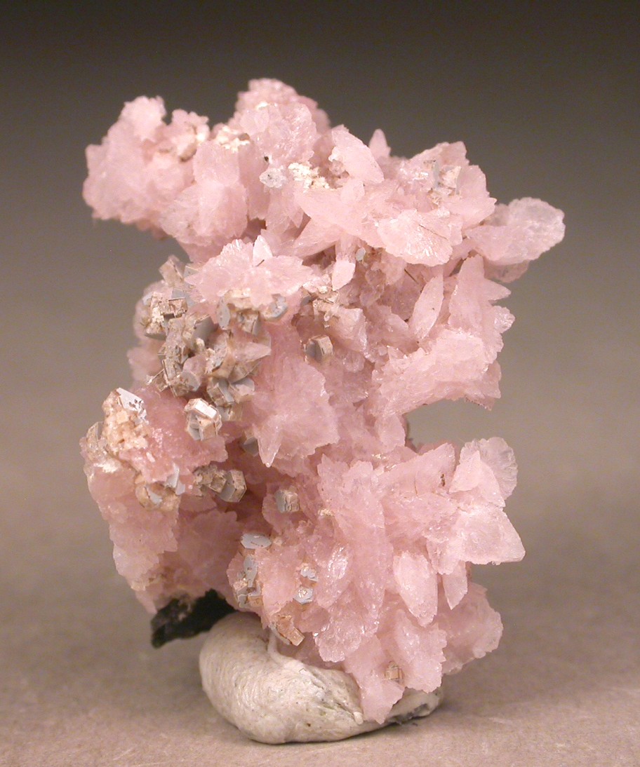 Albite & Nenadkevichite