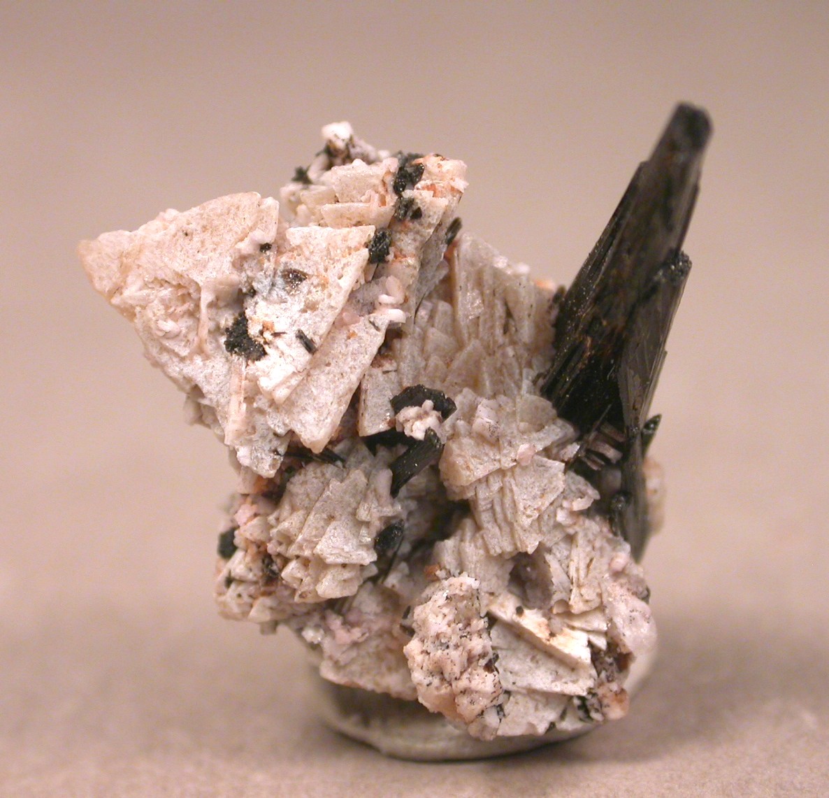 Genthelvite