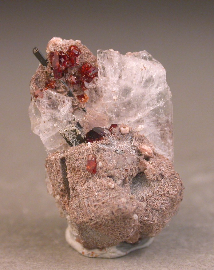 Manganoneptunite & Catapleiite