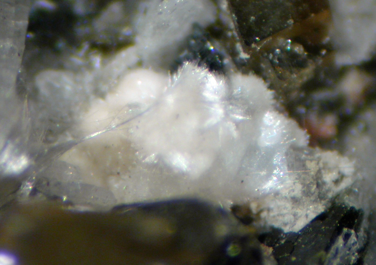 Niveolanite Petersenite-(Ce) & Franconite