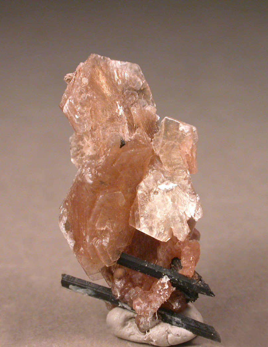 Polylithionite & Genthelvite