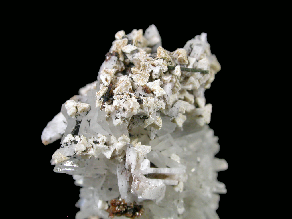 Eudidymite & Genthelvite