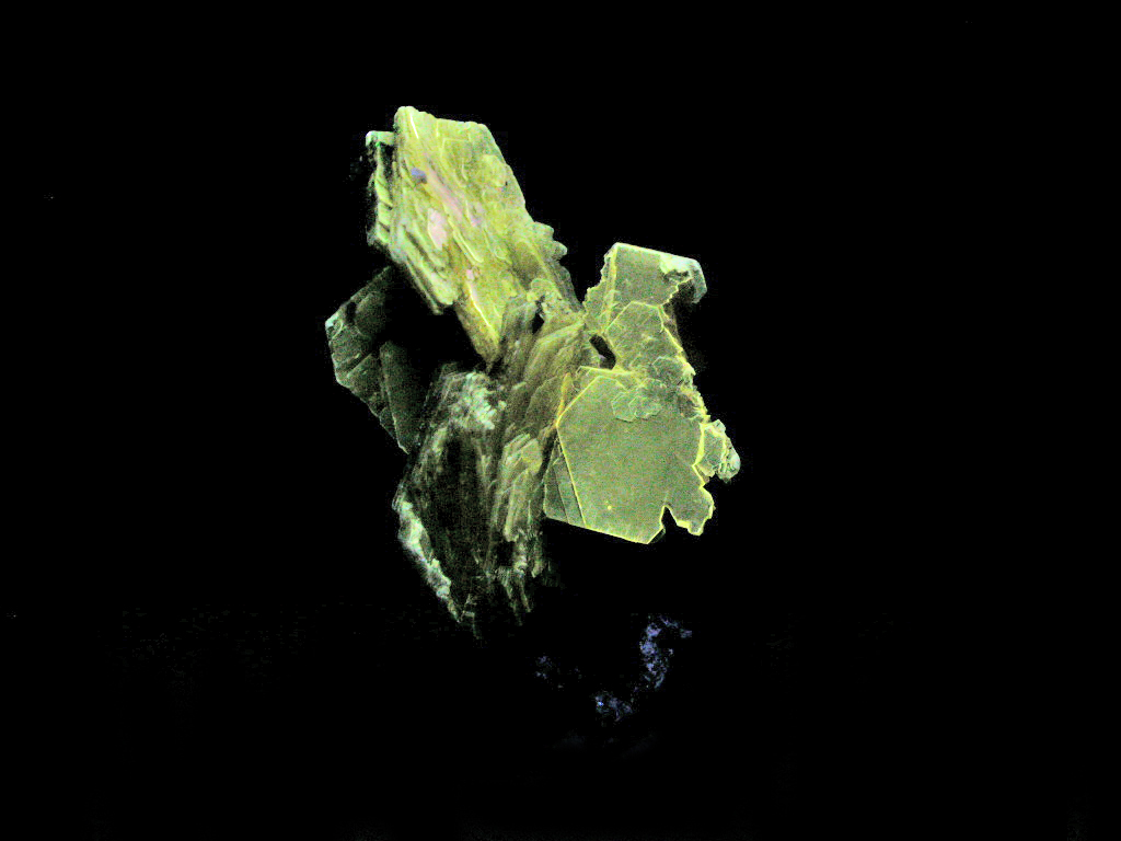Polylithionite & Genthelvite