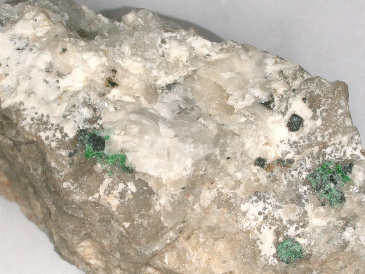 Rozhdestvenskayaite-(Zn)