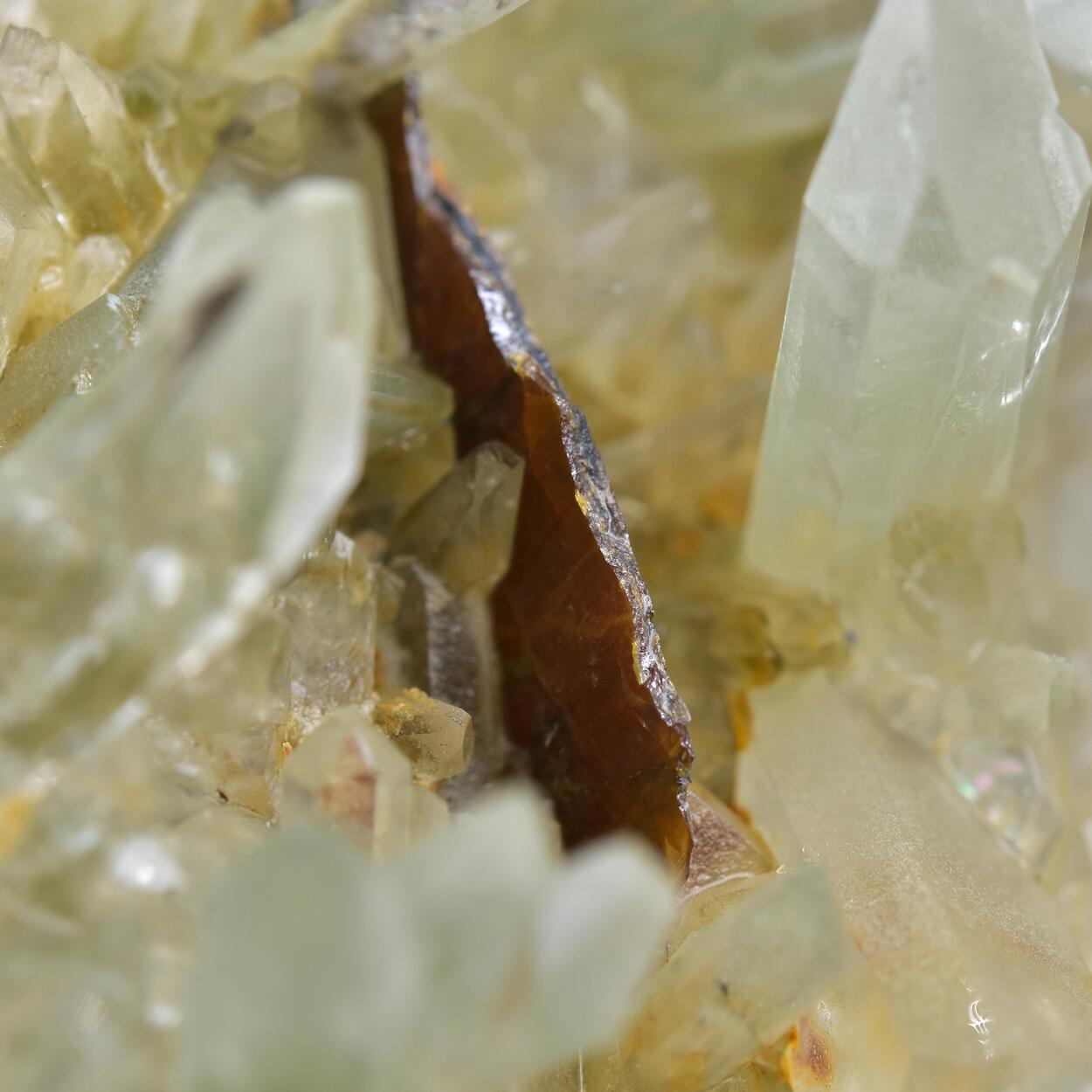 Quartz With Chlorite & Brookite