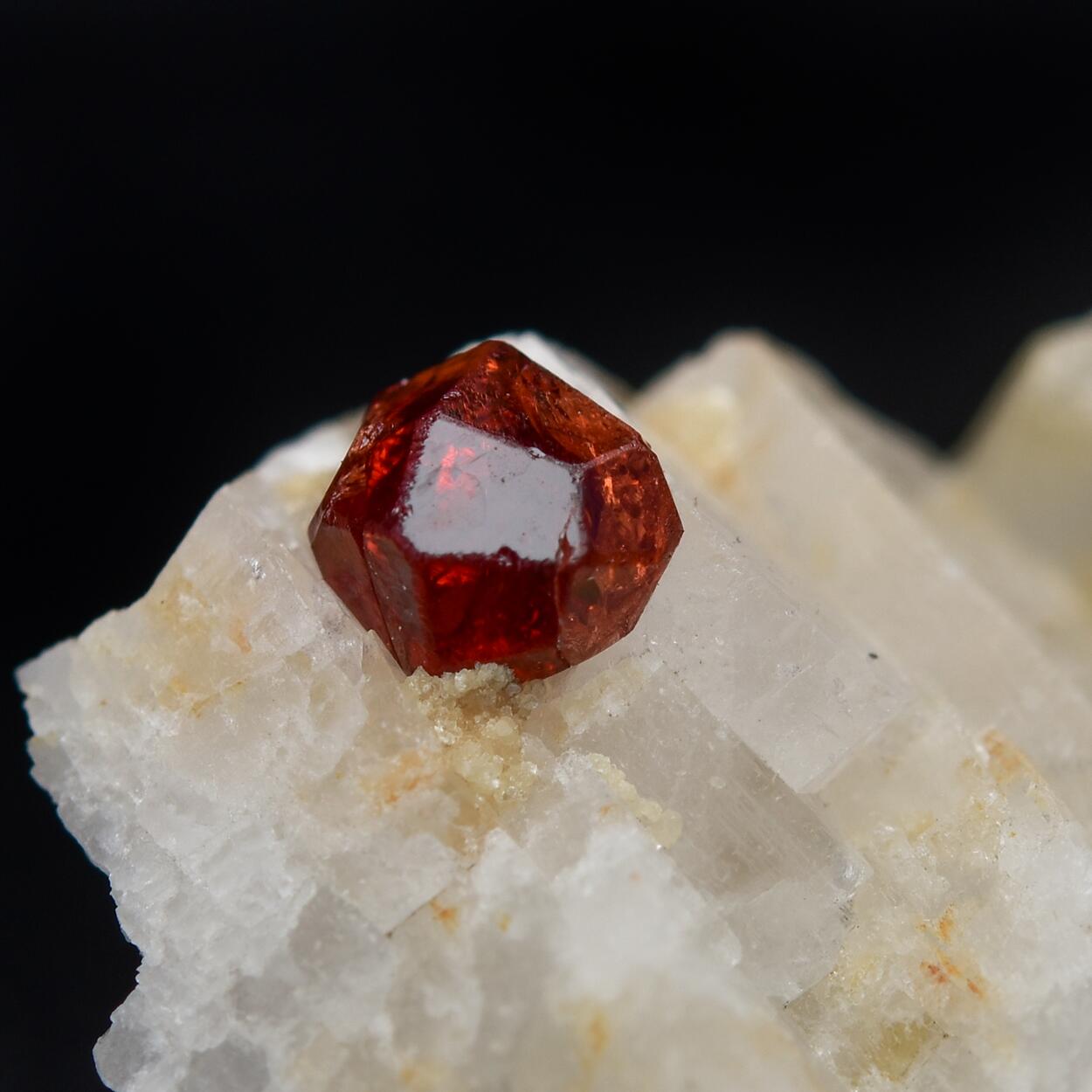 Garnet Var Spessartine