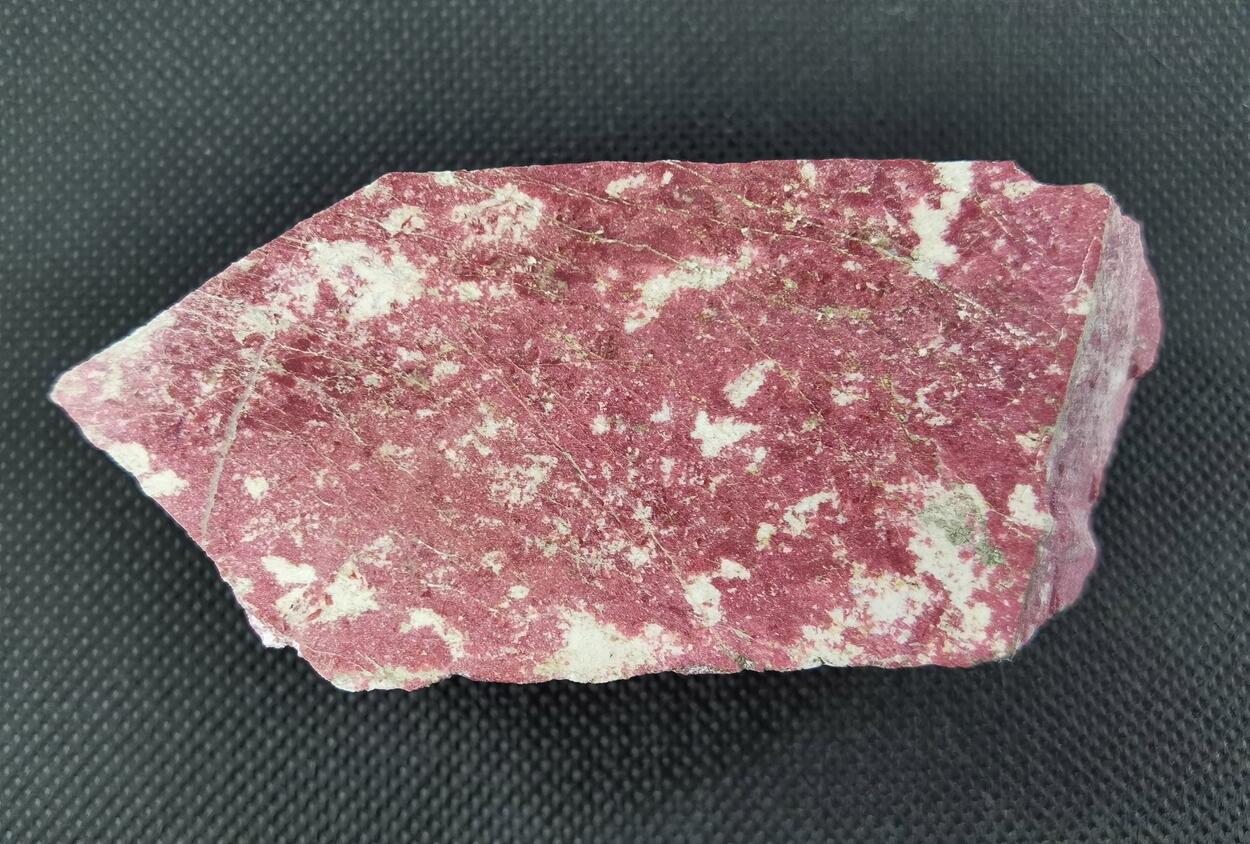 Thulite