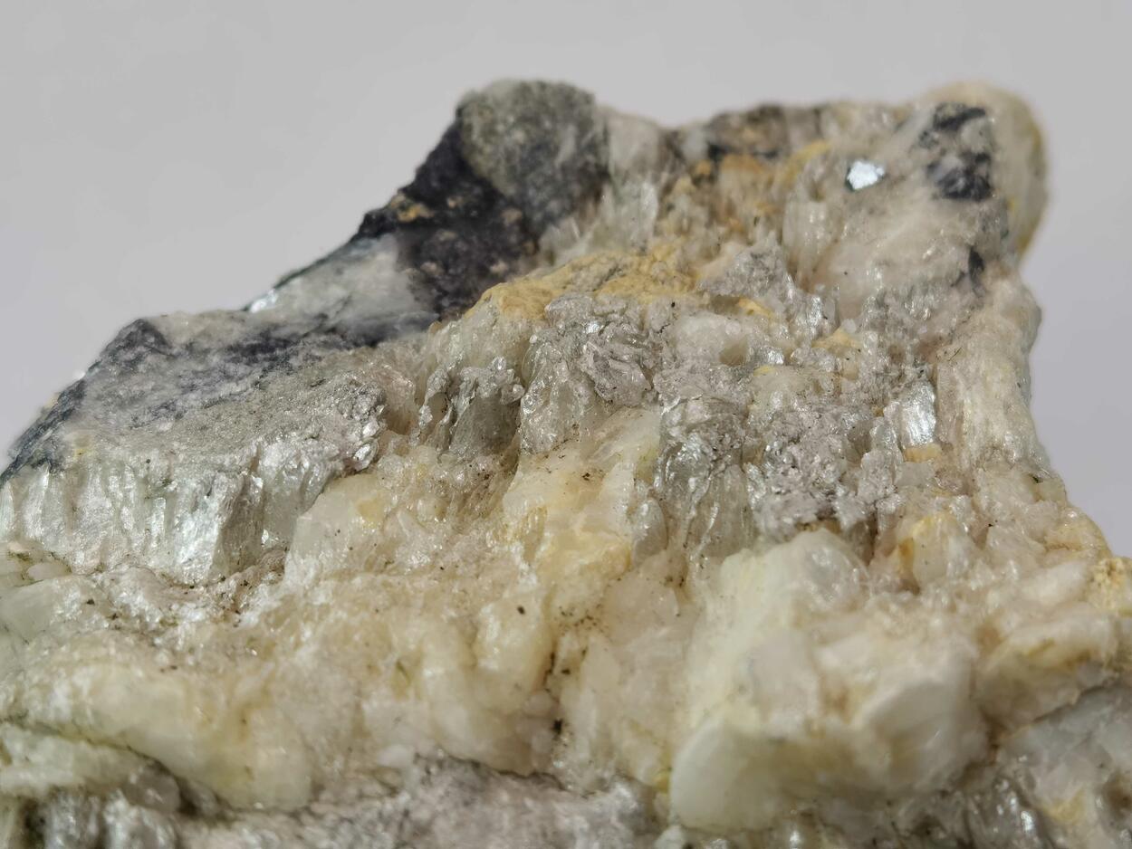 Talc & Magnesite Var Pinolite